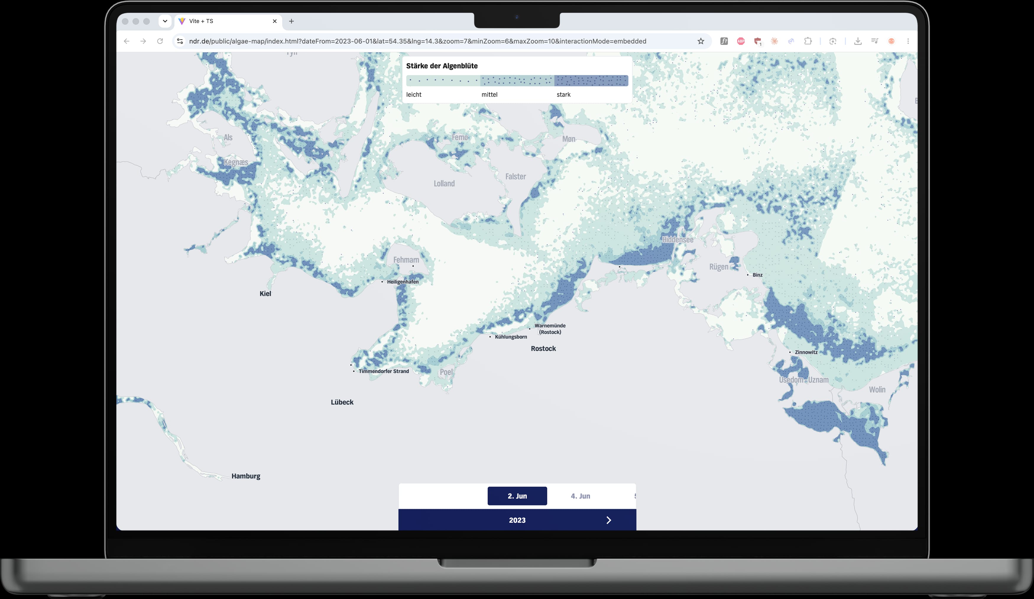 Interactive map of the Baltic Sea with a dot-density visualization of blue-green algae bloom intensity